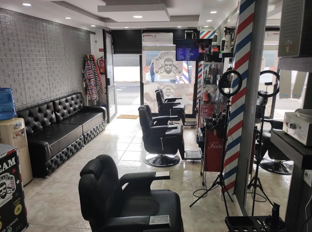 Interior de Dream Barber Shop